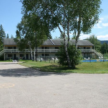 Hôtel La Cuillere A Pot à Saint-Donat-de-Montcalm Extérieur photo