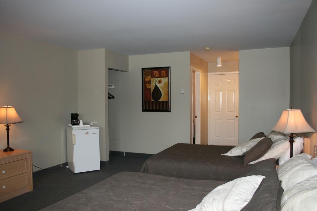 Hôtel La Cuillere A Pot à Saint-Donat-de-Montcalm Chambre photo