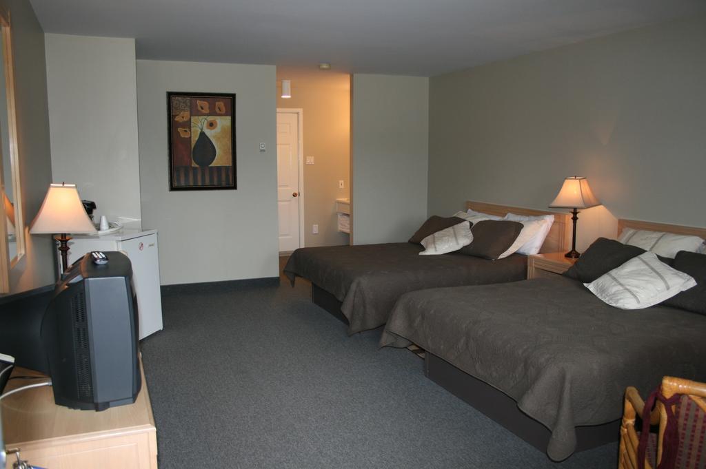 Hôtel La Cuillere A Pot à Saint-Donat-de-Montcalm Chambre photo