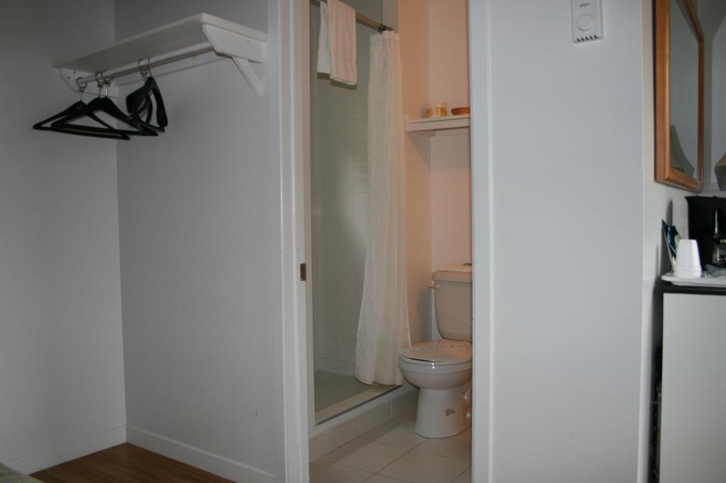 Hôtel La Cuillere A Pot à Saint-Donat-de-Montcalm Chambre photo