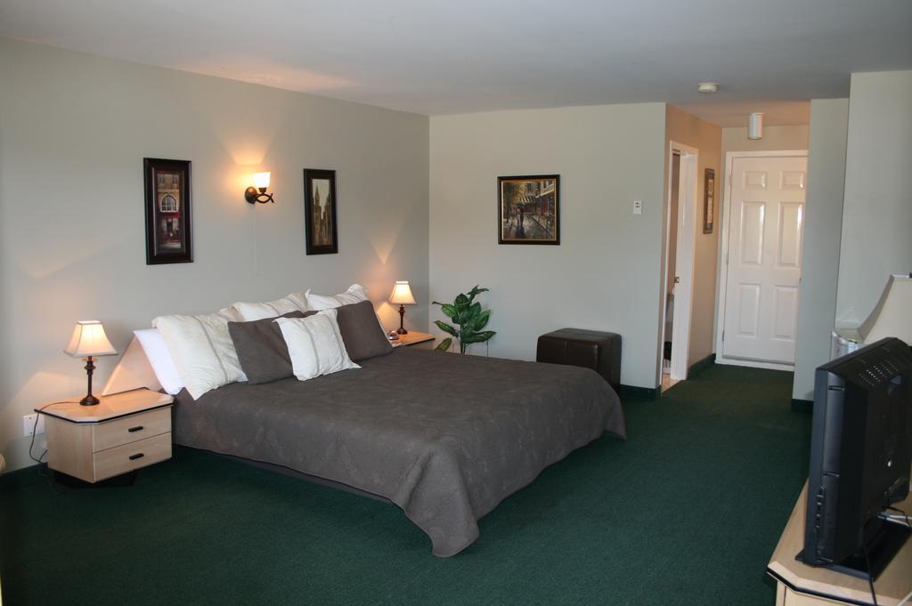 Hôtel La Cuillere A Pot à Saint-Donat-de-Montcalm Chambre photo