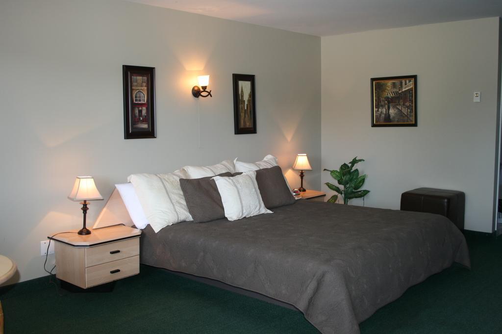 Hôtel La Cuillere A Pot à Saint-Donat-de-Montcalm Chambre photo