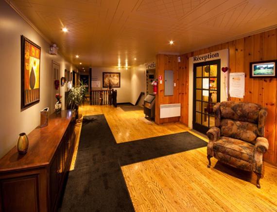 Hôtel La Cuillere A Pot à Saint-Donat-de-Montcalm Extérieur photo