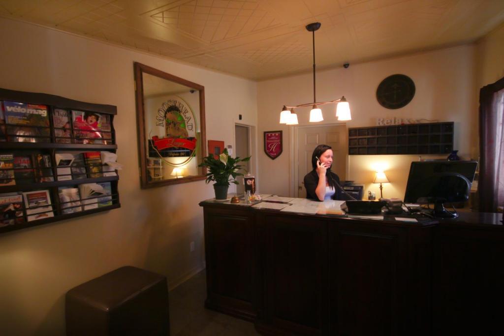 Hôtel La Cuillere A Pot à Saint-Donat-de-Montcalm Extérieur photo